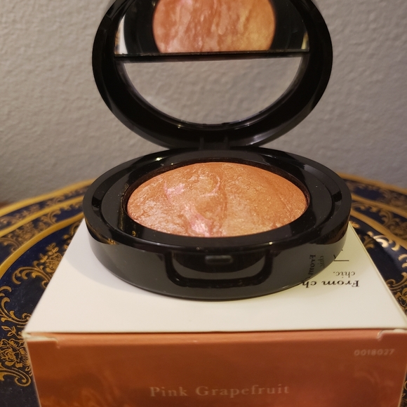 Laura Geller Blush-N-Brighten Baked Makeup Marble Color: Pink Grapefruit NWT - Picture 15 of 16